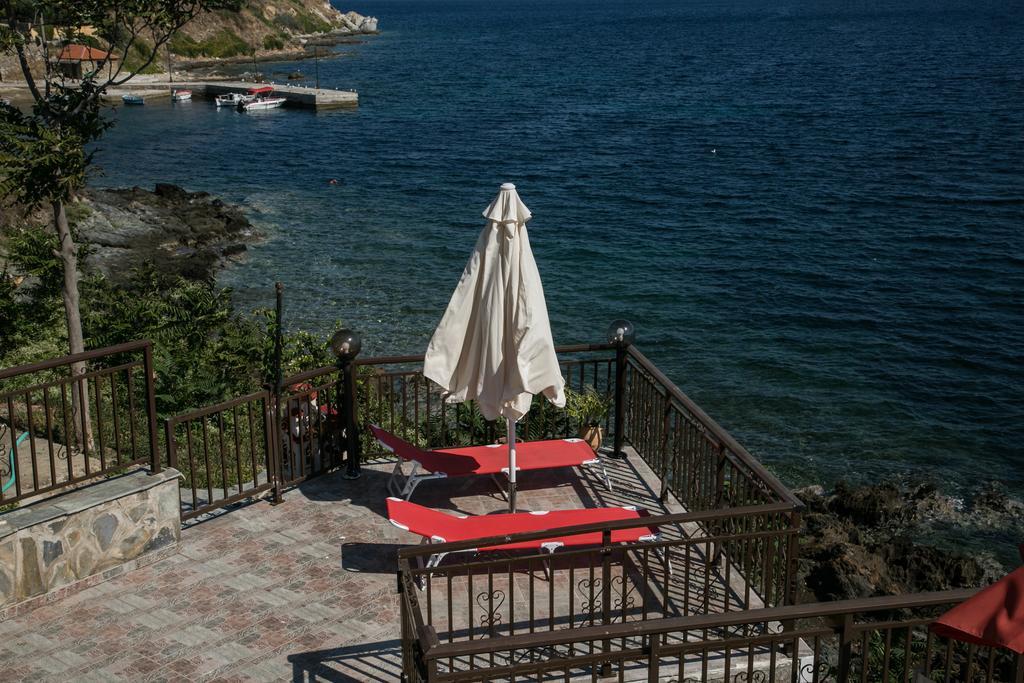 Villa Chara Amoliani Exteriör bild